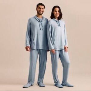 NWT Emirates Women or Men’s Loungewear Set - Blue
